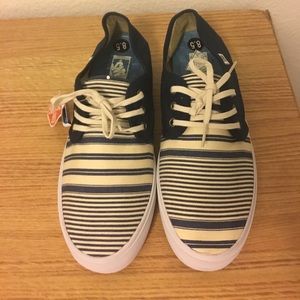 8.5, Vans Plus Foam Surf Shoe